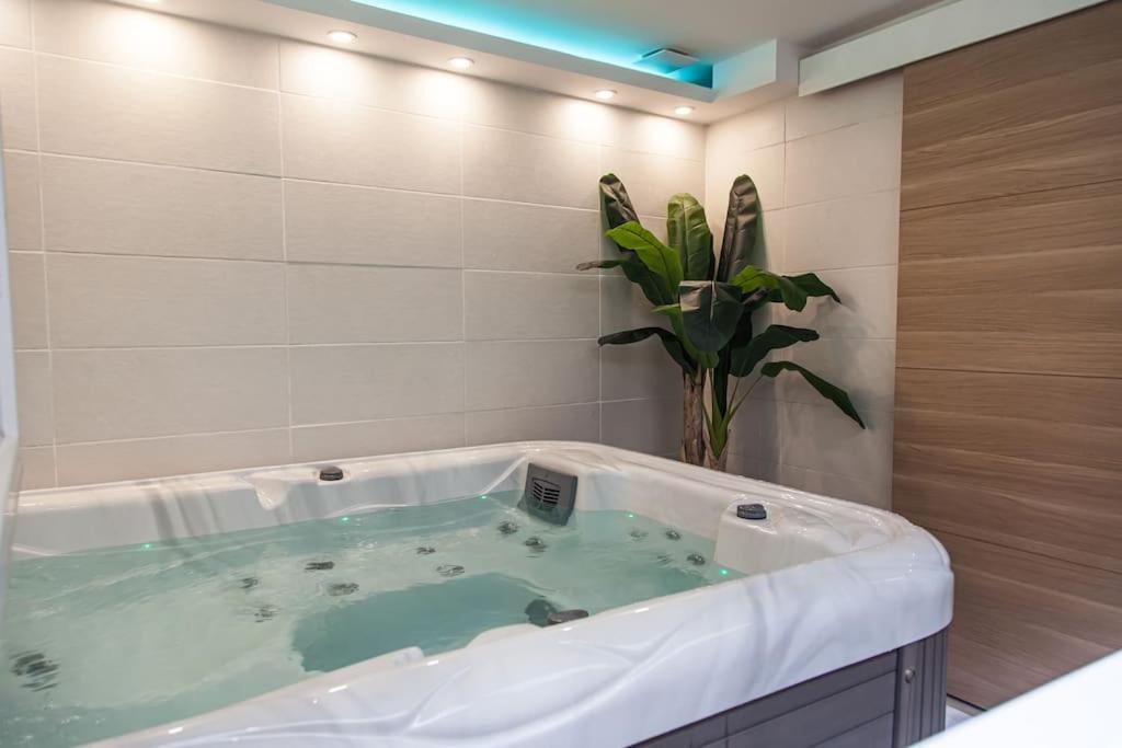 Apartament L'Escapade-Hypercentre-Parking Prive-Refait A Neuf Châteauroux Zewnętrze zdjęcie
