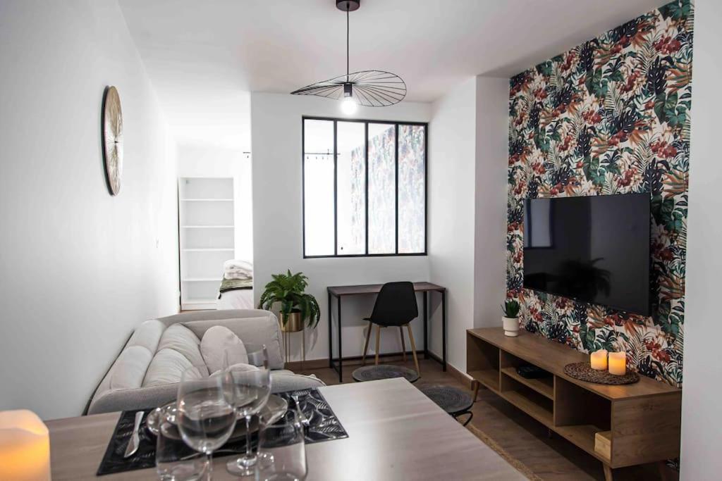 Apartament L'Escapade-Hypercentre-Parking Prive-Refait A Neuf Châteauroux Zewnętrze zdjęcie